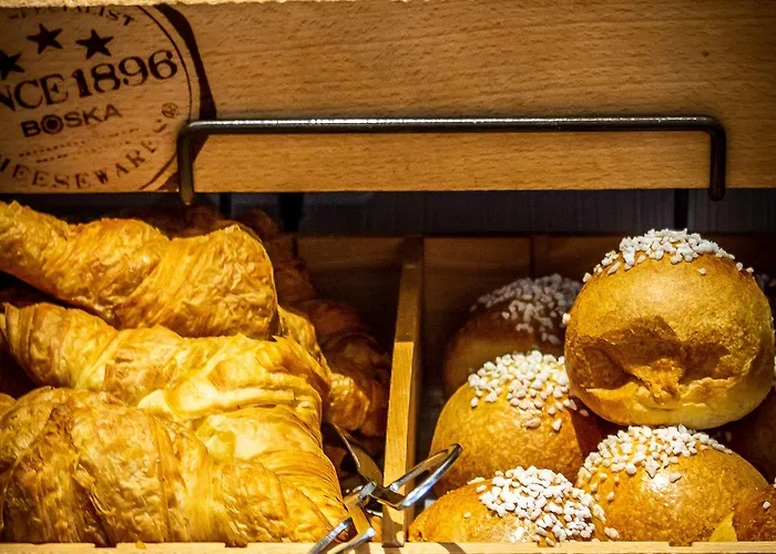 Western Premier De Galles 4* مينتون