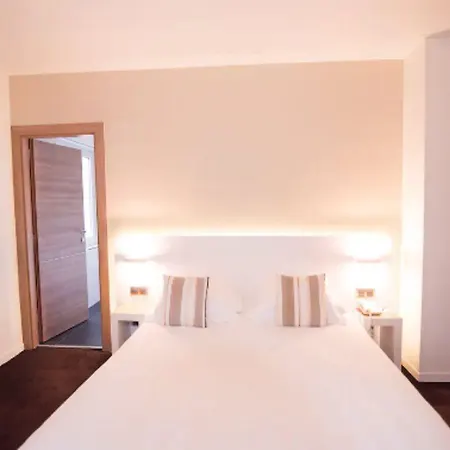 Western Premier De Galles 4* Ментона