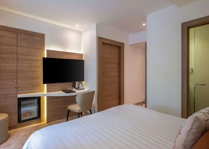 Western Premier De Galles 4* 멍똥