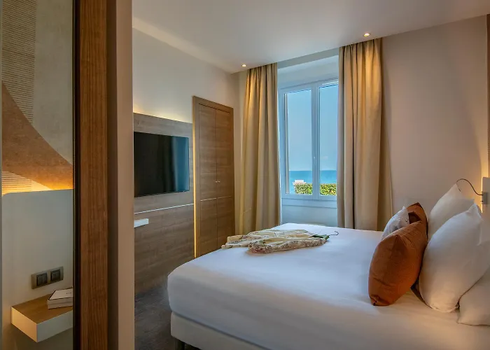 Hotel Western Premier De Galles 4*