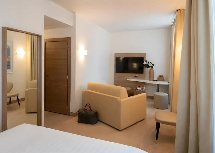 Hotel Western Premier De Galles